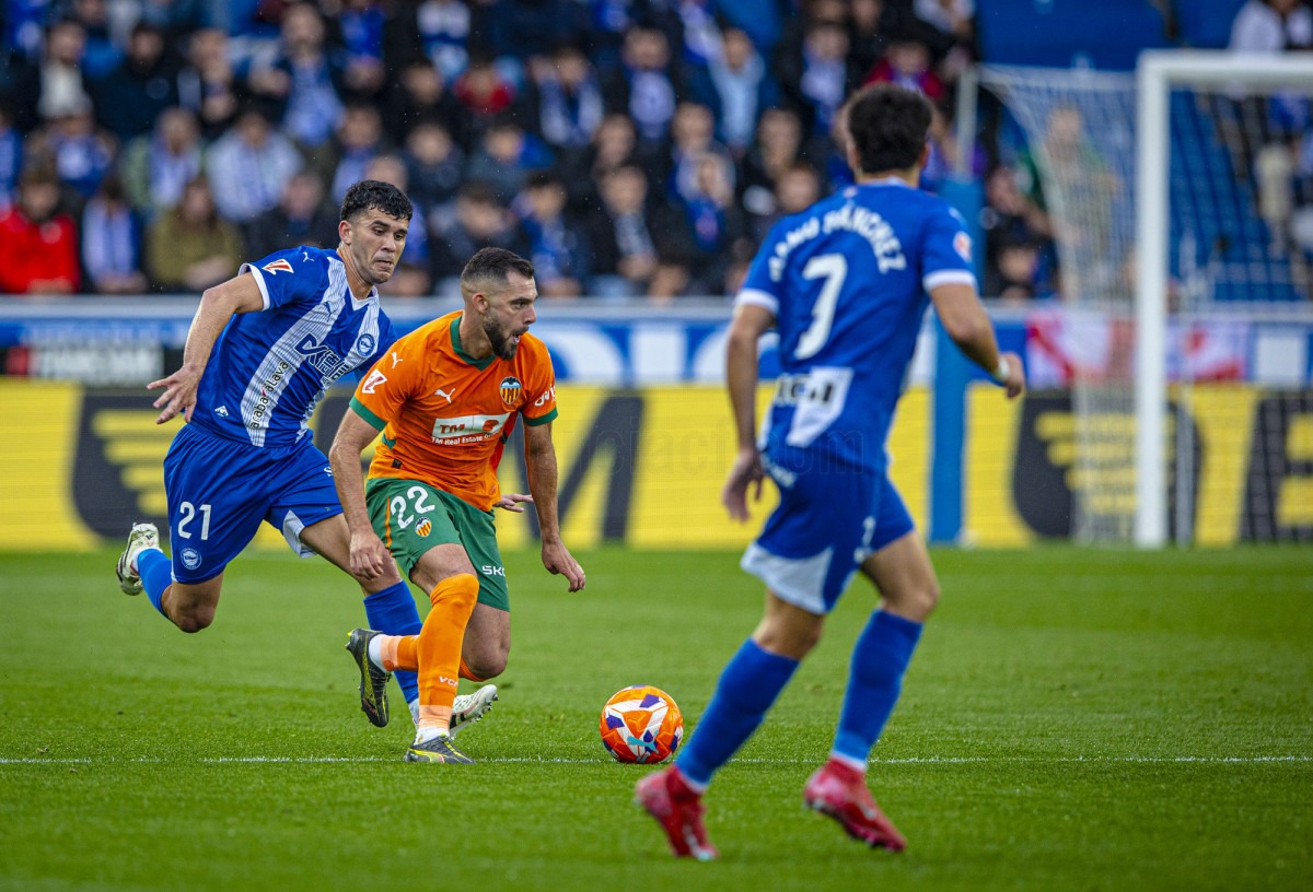 Nhận định soi kèo Alaves vs Valencia lúc 02h00 ngày 21/10/2025