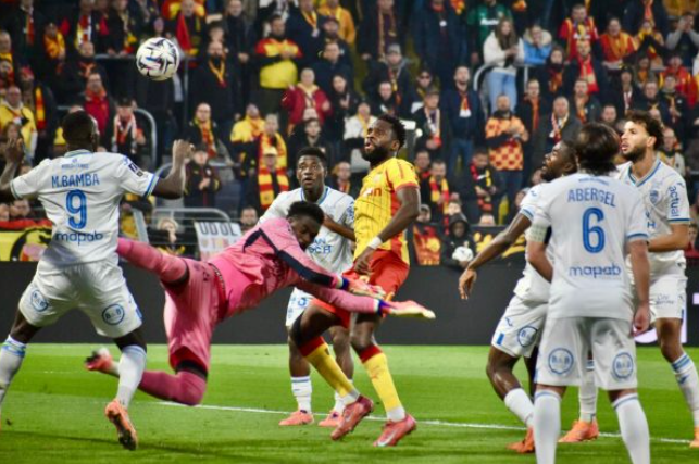 RC Lens vs Lorient (23:15 &#8211; 02/11) | Xem lại trận đấu